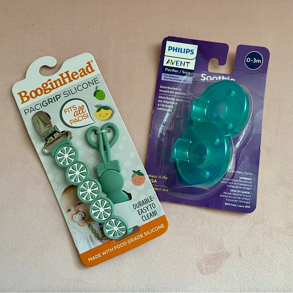 Phillip Avent Pacifiers and Clip